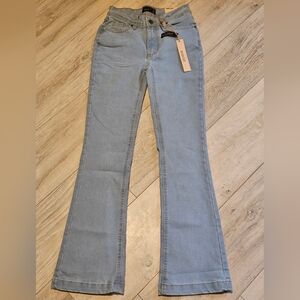 NWT Studio 12 Bootcut Jeans Light Wash Blue Juniors 01